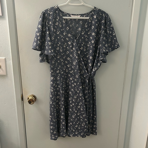 LC Lauren Conrad Short Sleeve Wrap Mini Dress - Picture 16 of 16
